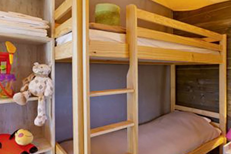 Chambre lits superposés mobilhome Ecolodge