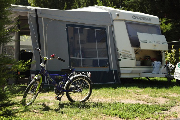 Parcela camping caravan